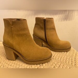 Stylish Tan Suede “Yokono” Ankle Booties- Size 39 (8 1/2)